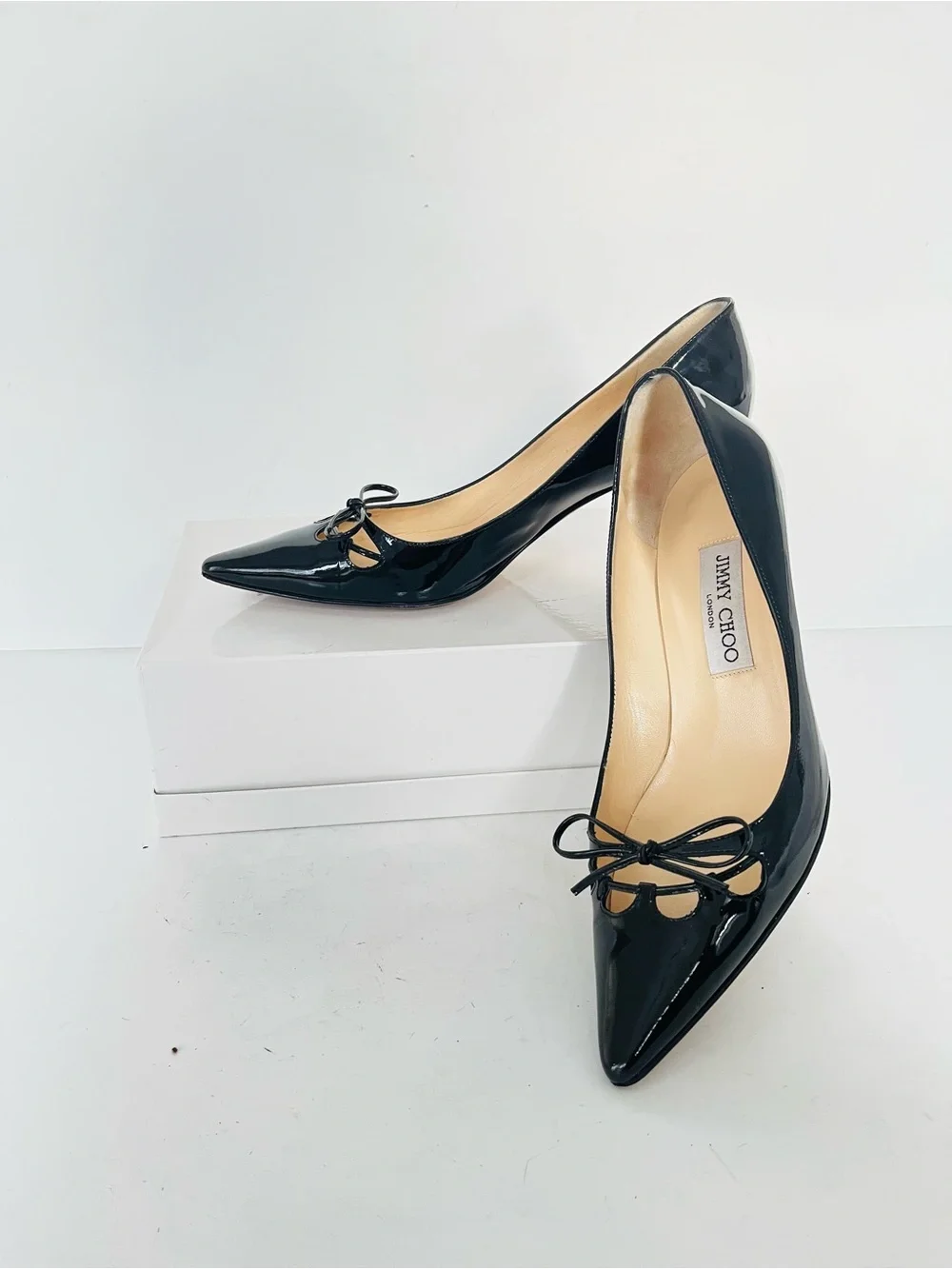 Jimmy Choo black patent leather heels with bow 38.5